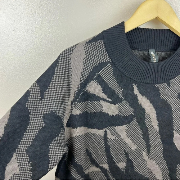 Athleta Jacquard Crew Textured Sweater Size XS Abstract Animal Print Merino Wool - Picture 4 of 9